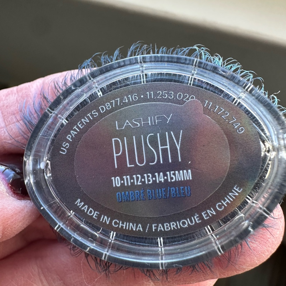 LASHIFY Plushy Ombre Blue Lashes